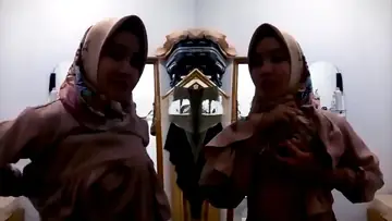 Bokep Indo Kasur Nyaman Digenjot Asyik Crot poster