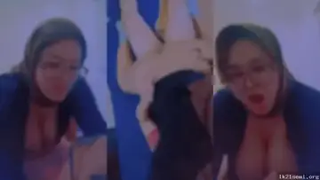 Bokep Jilbab Kacamata Tobrut Basah Ngentot Intens poster