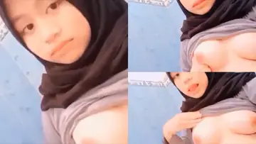 Bokep Jilbab Pamer Toge No Cut poster