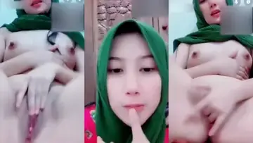 Chat Sex Panas Cewek Nakal Berujung Colmek Jari poster